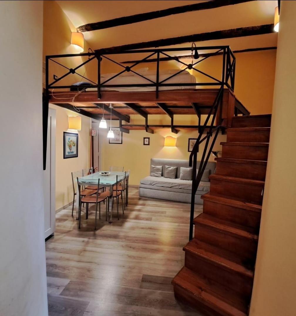 Guide Tour Apartments Napoli Bagian luar foto