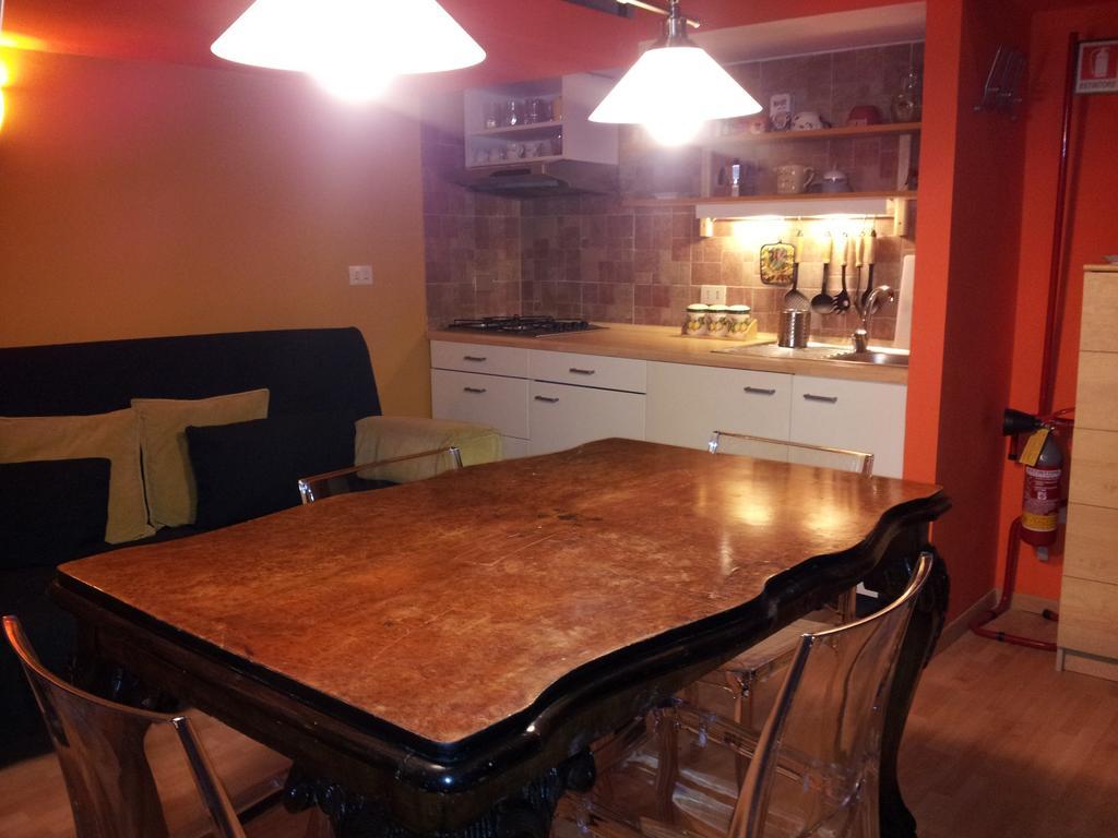 Guide Tour Apartments Napoli Bagian luar foto
