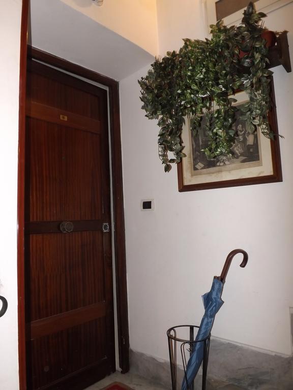 Guide Tour Apartments Napoli Bagian luar foto