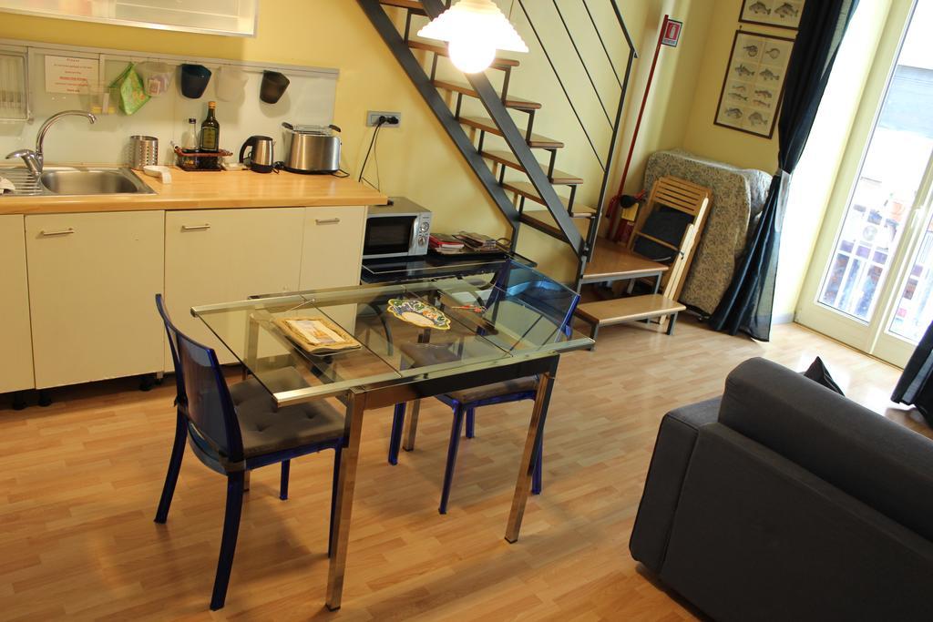 Guide Tour Apartments Napoli Bagian luar foto